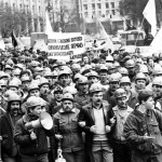 Демонстрація представників
страйкуючих шахтарів Донбасу 
на вулиці Хрещатик. 
Київ, 16квітня 1991 р.